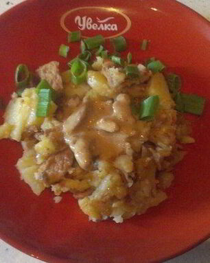 Молодой картофель со свининой