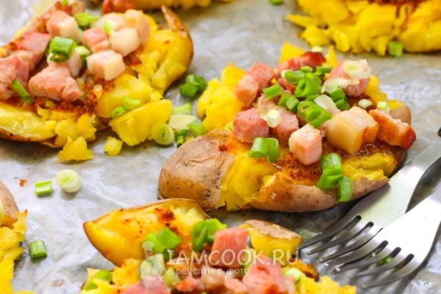 Рецепт мятого картофеля с ветчиной в духовке