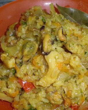 Рис с мидиями и рапанами