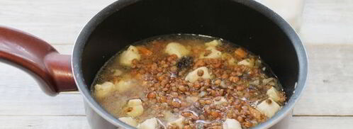 тушеная чечевица с опятами и куриным филе. Шаг 10