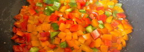 жареный рис с курицей и сладким перцем. Шаг 3