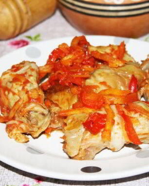 Голубцы со свининой, запеченные в томатной заливке