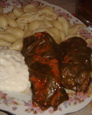 Голубцы в лахане с двумя соусами