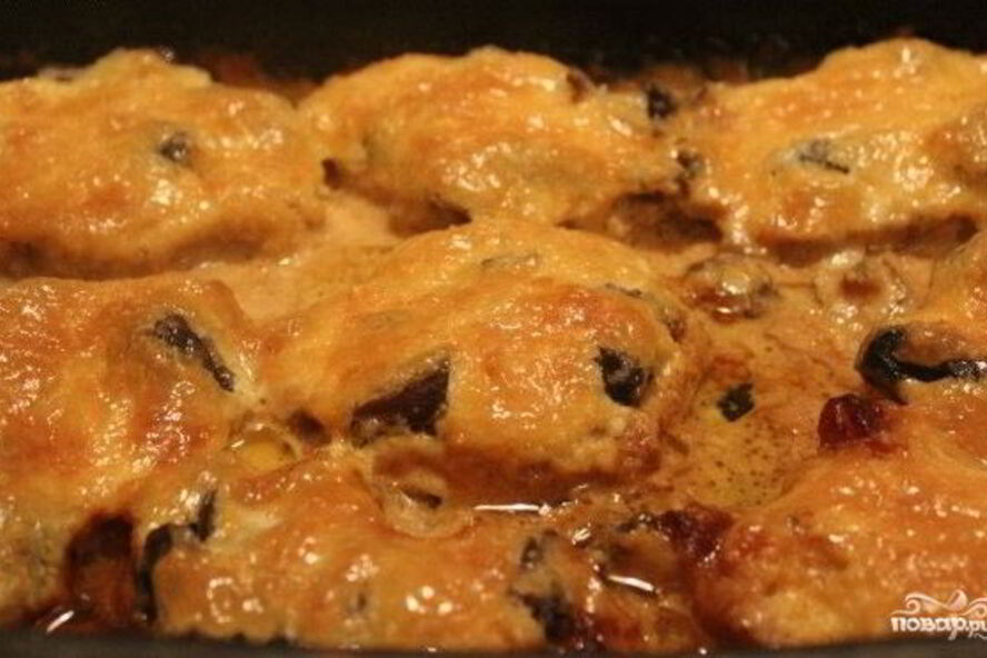 Рецепт грибов со свининой в духовке