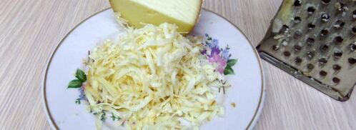 грибы в горшочках с сыром луком курицей. Шаг 8