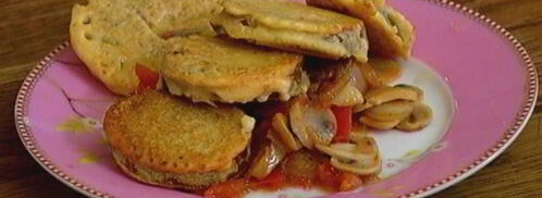 шампиньоны с зеленым помидором, жаренным в кляре. Шаг 10