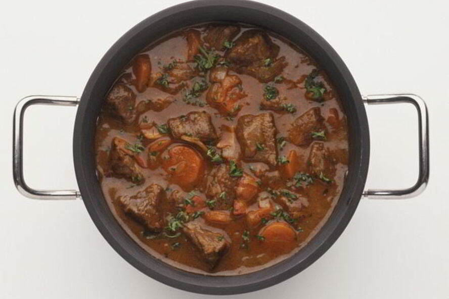 Рецепт гуляша из говядины с подливкой