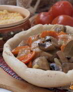 Гуляш из шампиньонов с луком и морковью