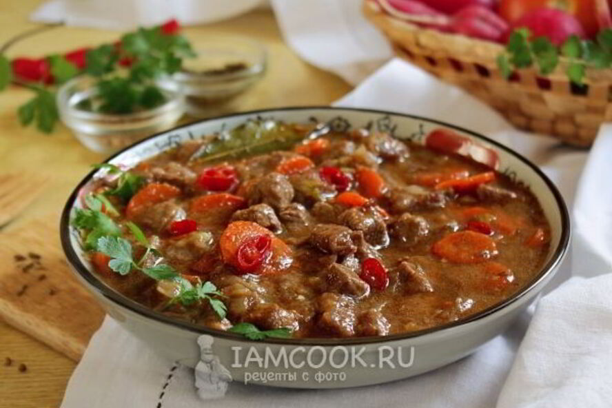 Рецепт пряного гуляша из говядины на сковороде