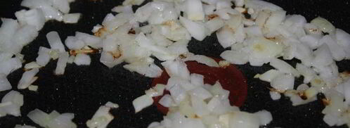 картофельное пюре с беконом, луком и вареным яйцом. Шаг 2