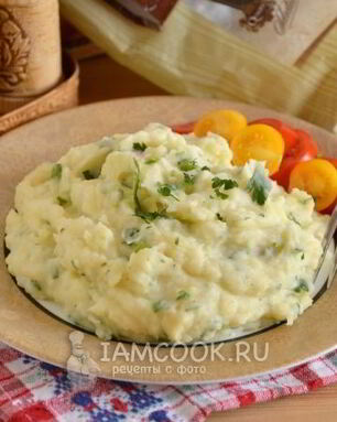 Картофельное пюре с пармезаном и петрушкой