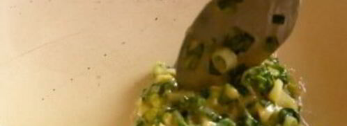 быстрые котлетки из зеленого лука. Шаг 2