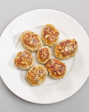 Деревенские котлеты из кролика с пряными травами и пармезаном