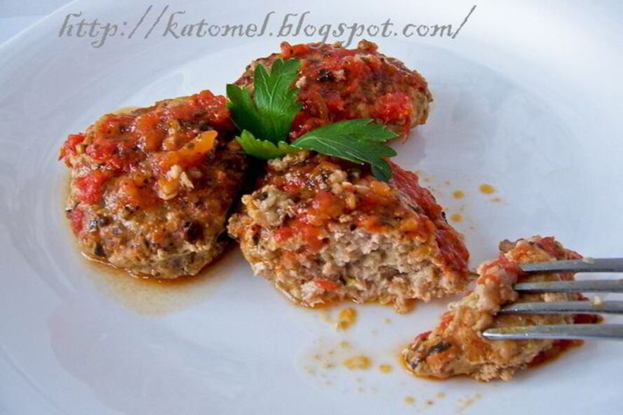 Рецепт кабачкова-мясных котлеты в томатном соусе