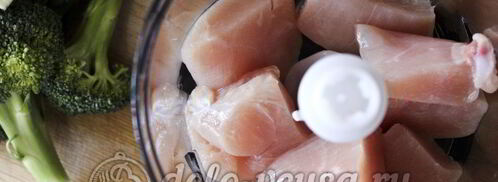 куриные котлеты с брокколи. Шаг 2