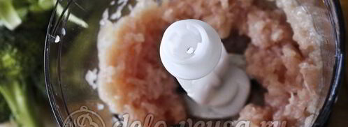 куриные котлеты с брокколи. Шаг 3