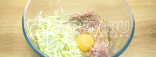 куриные котлеты с кабачком. Шаг 2