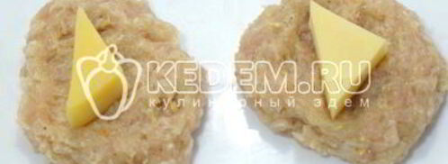 куриные котлеты с сыром. Шаг 4