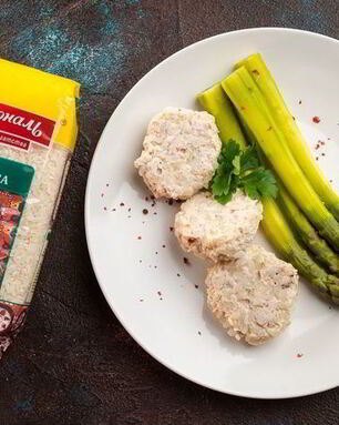Паровые котлетки из индейки с рисом