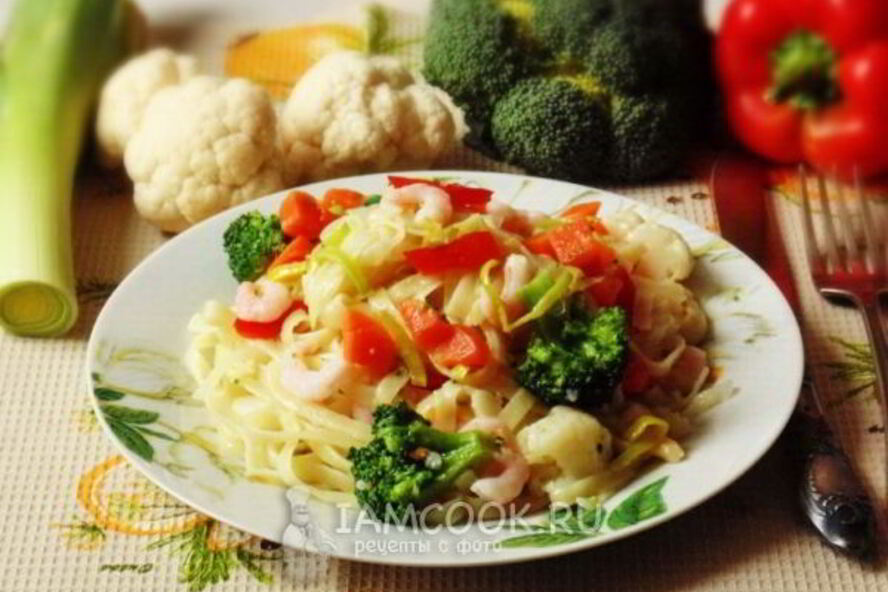 Рецепт лапши с креветками и овощами