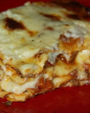 Лазанья под соусом бешамель