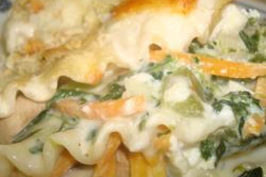 Рецепт лазаний со шпинатом, шампиньонами и белым соусом