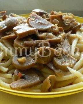 Макароны с шампиньонами под сливочным соусом