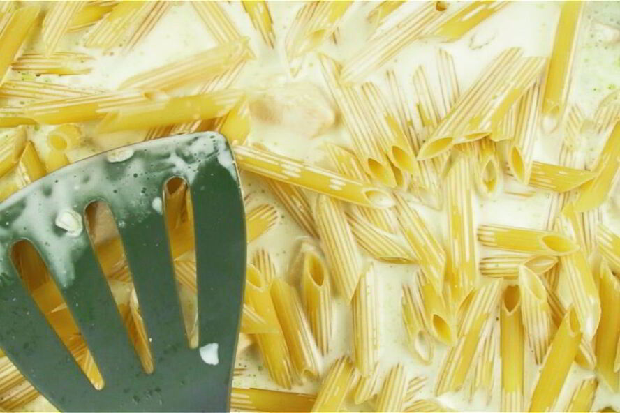 Рецепт макарон с сыром и курицей