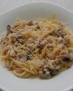 Макароны с ветчиной и грибами