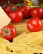 Макароны в остром томатном соусе с пармезаном