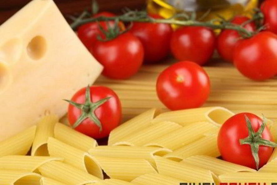 Рецепт макарон в остром томатном соусе с пармезаном