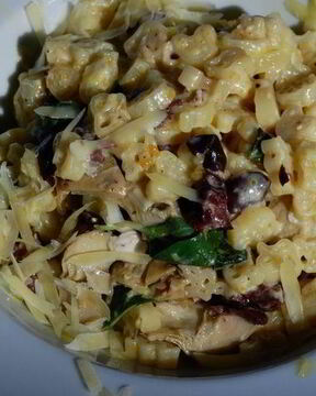 Паста с артишоками, оливками и лимонным соусом