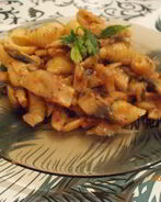 Паста с грибами и луком