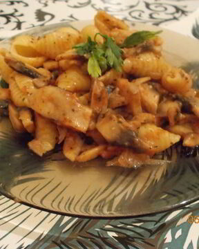 Паста с грибами и луком
