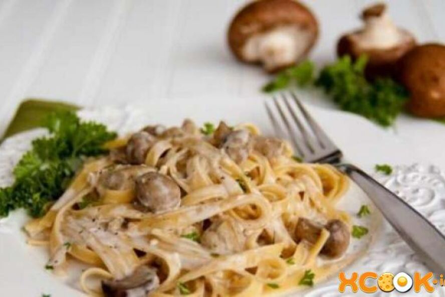 Рецепт пасты с курицей и грибами в сливочном соусе