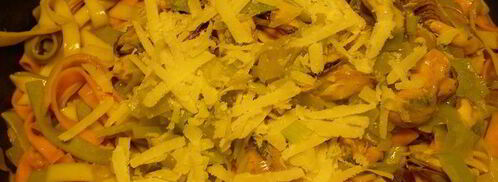 паста с мидиями, шафраном и белым вином. Шаг 8