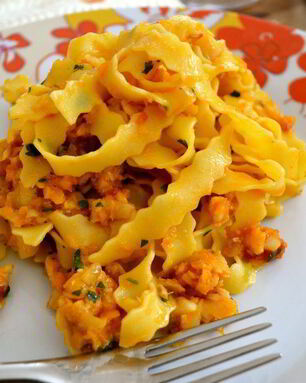 Паста с рыбным соусом