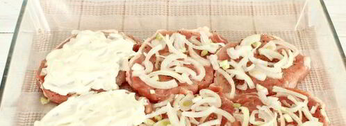 мясо по-французски с помидорами. Шаг 3