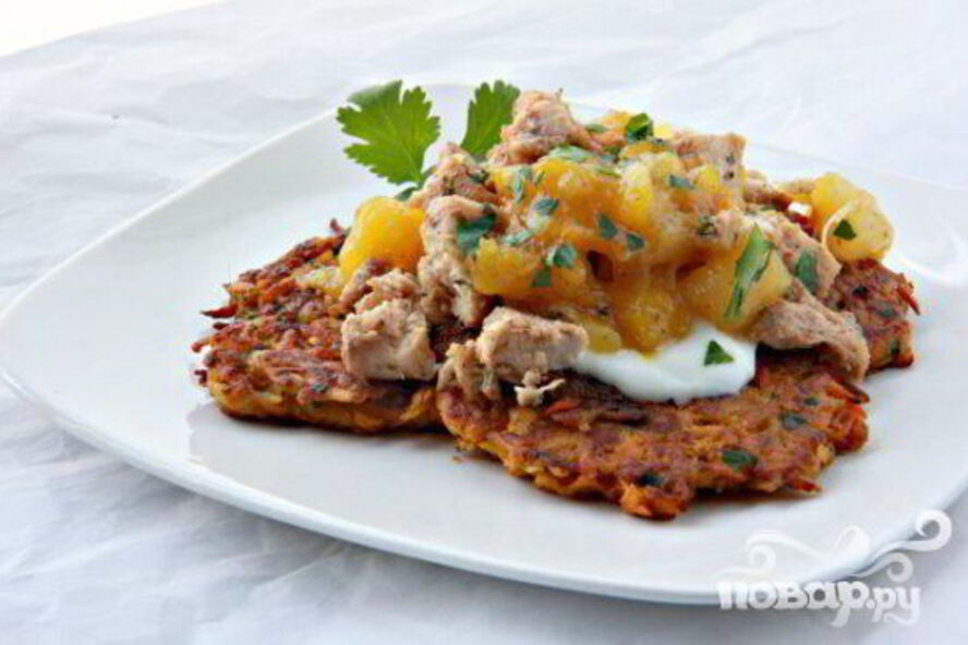 Рецепт куриных грудок с картофельными оладьями и чатни