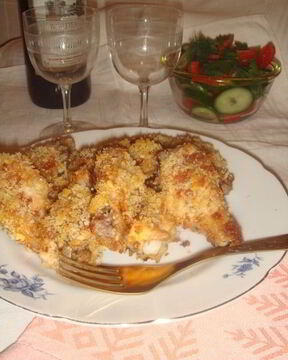 Куриные крылышки в панировке из хлебной крошки и сыра