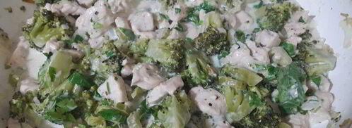 курица с брокколи и сельдереем в соусе из лабне. Шаг 7