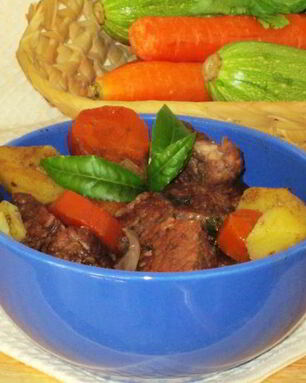 Мясо, тушенное с горьким шоколадом