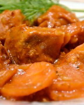 Свинина с помидорами в мультиварке