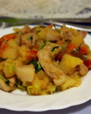 Свинина тушеная с овощами