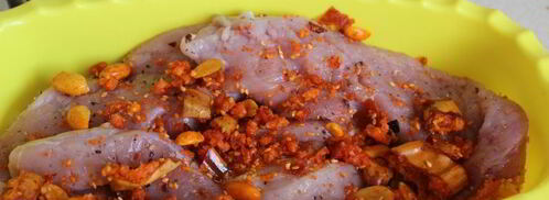 жареные ломтики свиного окорока в панировке из силансу. Шаг 2