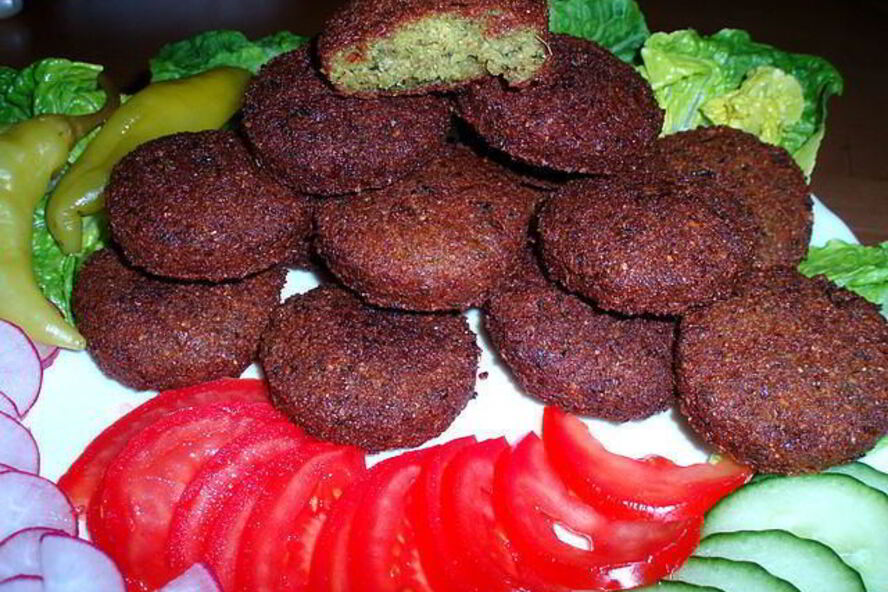 Рецепт фаляфеля — жареных во фритюре шарики из измельченного нута