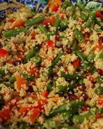 Кускус с фасолью, гранатом и сладким перцем