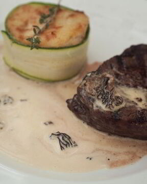 Миньон из говядины с гратеном из цветной капусты