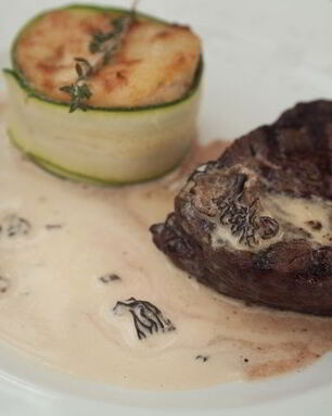 Миньон из говядины с гратеном из цветной капусты