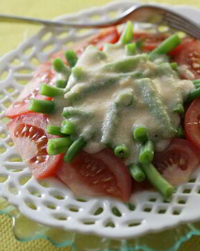 Стручковая фасоль под острым соусом